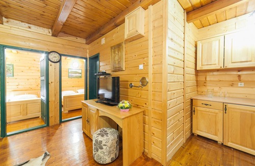 Mojkovac Hotel | Hotel Gacka - Two-Bedroom Cottage with Balcony