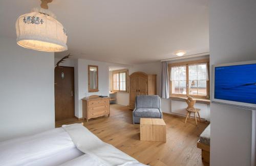 Andiast Hotel | Hotel Garni Postigliun Andiast