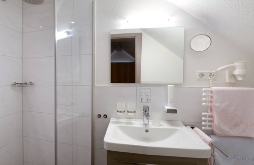 Oberreitnau Hotel | Hotel Gasthof Ziegler Hotel & Restaurant