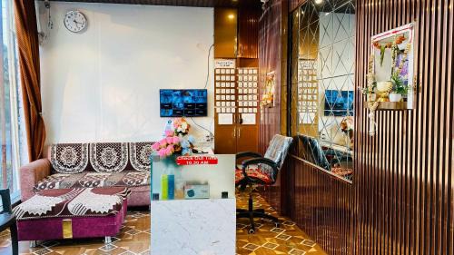 Omkareshwar Hotel | Hotel Gayatri Palace