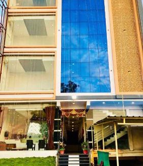 Omkareshwar Hotel | Hotel Gayatri Palace