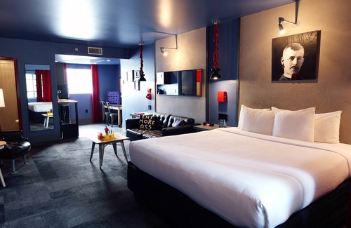 West Avenue Hotel | Hôtel Gaythering - Gay Hotel - All Adults Welcome