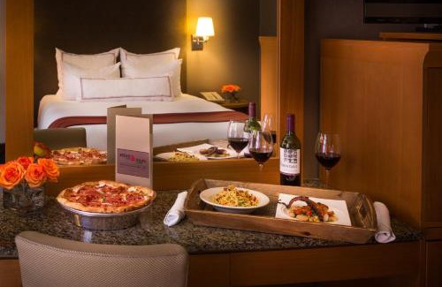Rose Hill Hotel | Hotel Giraffe by Library Hotel Collection