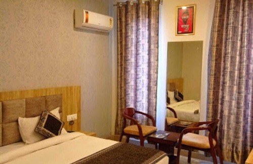 Zirakpur Hotel | Hotel Glass Inn