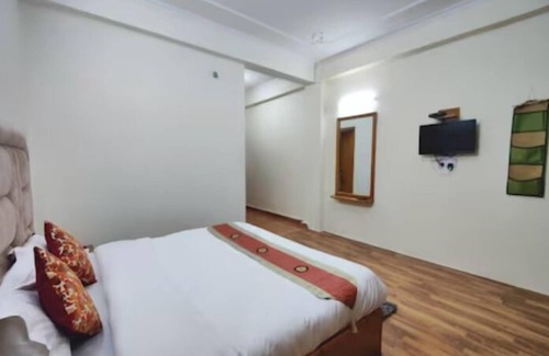 Zirakpur Hotel | Hotel Glass Inn