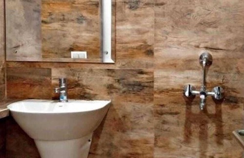 Zirakpur Hotel | Hotel Glass Inn