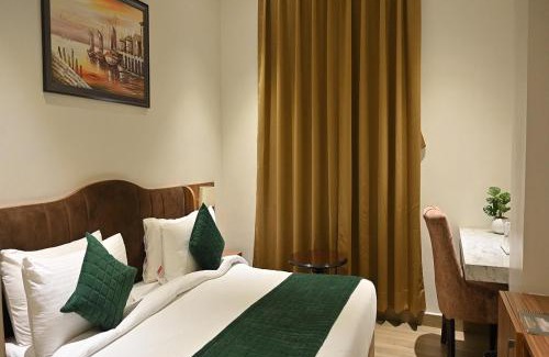 Aligarh Hotel | Hotel Gold In Leaf