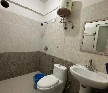 Bhiwadi Hotel | Hotel Golden Inn