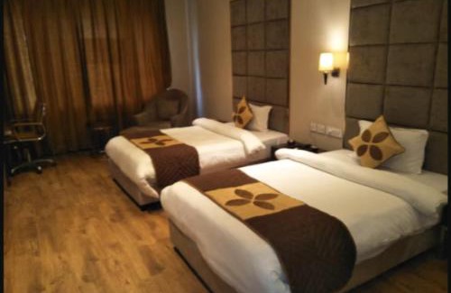 Dinanagar Hotel | Hotel Golden Palm