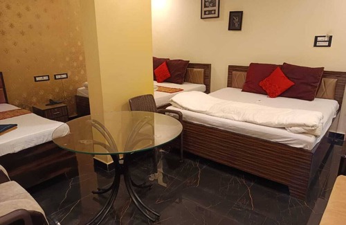Vashi Hotel | Hotel Golden Plaza