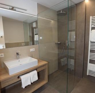 Curon Venosta Hotel | Hotel Goldener Adler