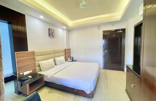 Puri Hotel | Hotel GPR Puri ! near Temples and All main attractions! Well-air-conditioned-hotel with-lift-and-parking-facility ! ମନ୍ଦିର ଏବଂ ସମସ୍ତ ମୁଖ୍ୟ ଆକର୍ଷଣ ନିକଟରେ ! Multi cuisine breakfast optionally provided