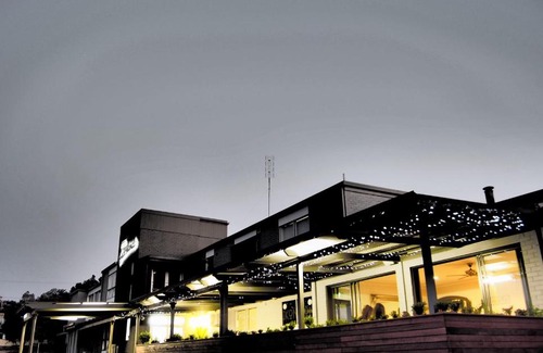 Parkes Hotel | Hotel Gracelands