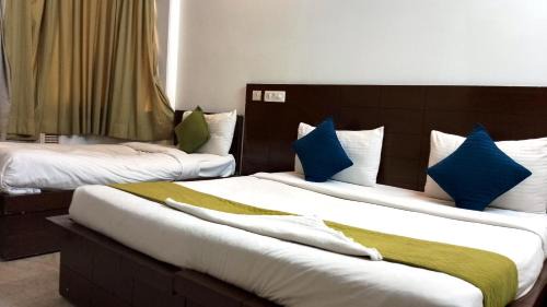 Chanakyapuri Hotel | Hotel Grand Caves Plaza Near IGI Airport Delhi
