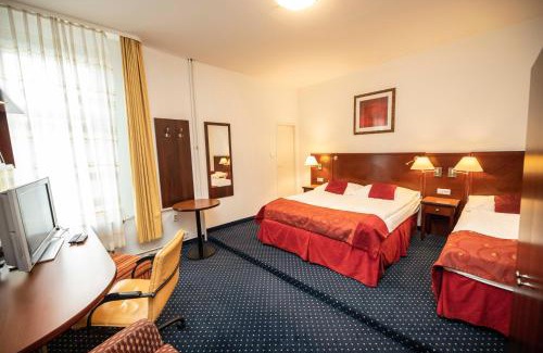 Revnice Hotel | Hotel Grand