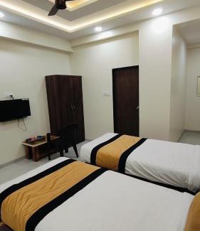 Daulatabad Bed & Breakfast | Hotel Grand Lushwood