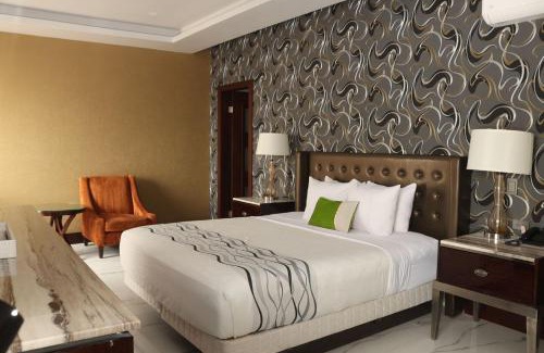 Avenida Revolucion Hotel | Hotel Grand One Plaza