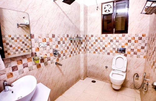 Dhunar Gaon Hotel | Hotel Grand Tapovan