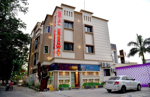 Warora Hotel | Hotel Greenway