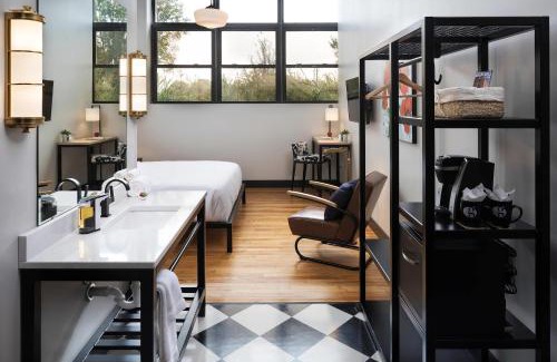 Grinnell Hotel | Hotel Grinnell, Ascend Hotel Collection