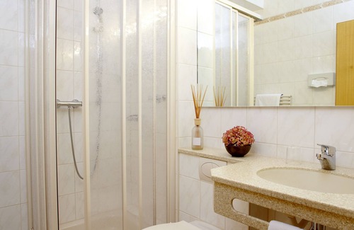 Aubing Hotel | Hotel Gruenwald