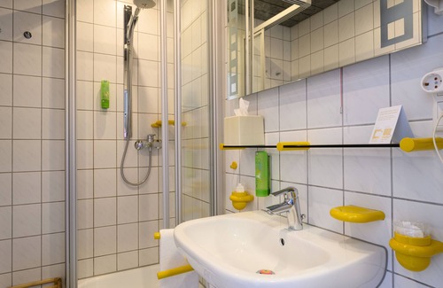 Kaiserslautern Hotel | Hotel H.E.Y.M.A.N.N.