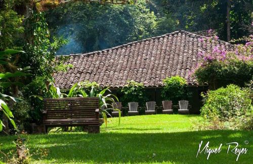 Copan Ruinas Bed & Breakfast | Hotel Hacienda San Lucas