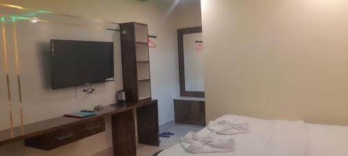 Jangipur Hotel | Hotel Hangout