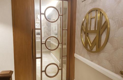 Wellington Pier Hotel | Hotel Harbour View Colaba