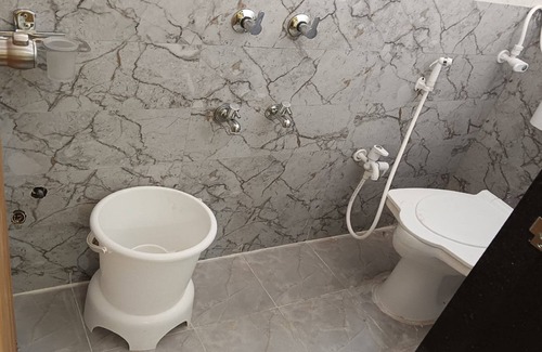 Dwarka Hotel | Hotel Hari Palace