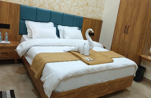 Dwarka Hotel | Hotel Hari Palace