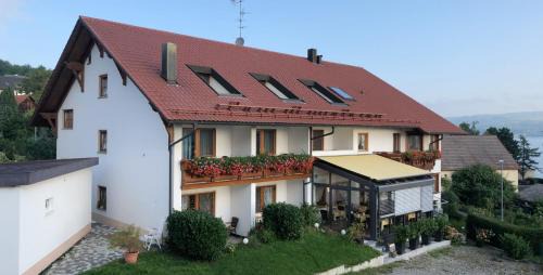 Dettingen-Wallhausen Bed & Breakfast | Hotel Haus Seehang