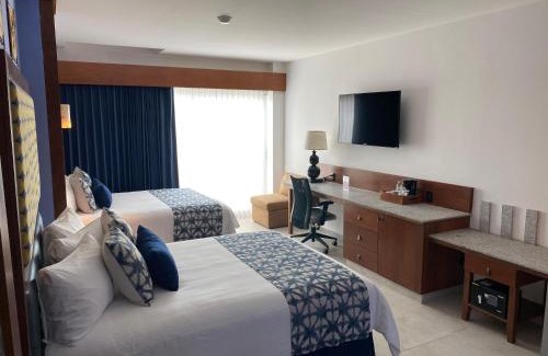 Colina del Sol Hotel | Hotel HBlue Malecón