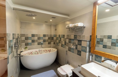 Shillong Hotel | Hotel Heiga