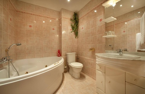 Kobylisy Hotel | Hotel Henrietta
