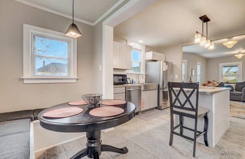 Northside House | Hotel Heritage | Historic Sites | Dog Friendly/BBQ