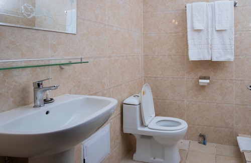 Libreville Hotel | Hotel Hibiscus Blvd Triomphal