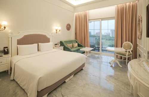 Ahmedabad Hotel | Hotel Hillock Ahmedabad