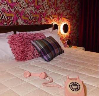 Cherokee Triangle House | Hotel Hilo - Room 203