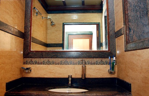 Girgaon Hotel | Hotel Hira