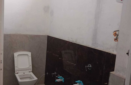 Halol Hotel | Hotel HK