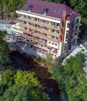 Baile Herculane Hotel | Hotel Holiday Maria