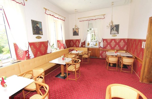 Millstatt Hotel | Hotel ∙ Hotel Kaiser Franz Josef - INCL. LIFT PASS Three-bed room, shower/wc, BB