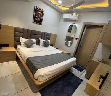 Ahmedabad Hotel | Hotel Hr1st