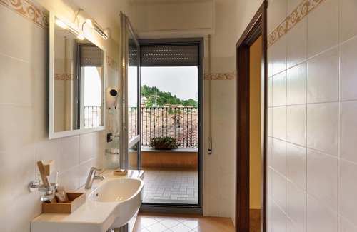 Monforte d'Alba Hotel | Hotel Il Grappolo d'Oro