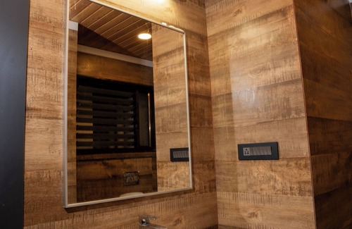 Maliwada Hotel | Hotel Grand Sarowar