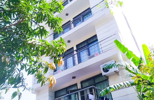 Chittaranjan Hotel | Hotel In CR Park