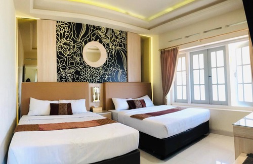 Hargomulyo Hotel | Hotel Indah Palace Tawangmangu