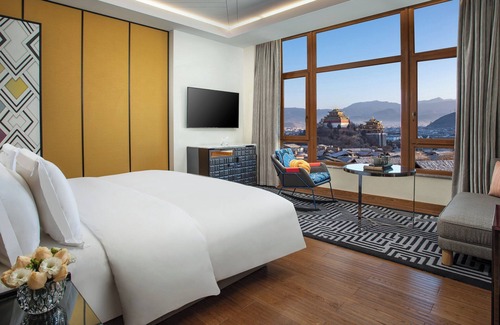 Shangri-La Hotel | Hotel Indigo Diqing Moonlight City by IHG