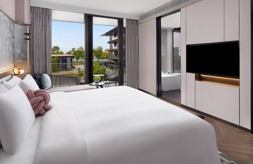 Wuzhong Hotel | Hotel Indigo Suzhou Yangcheng Lake by IHG